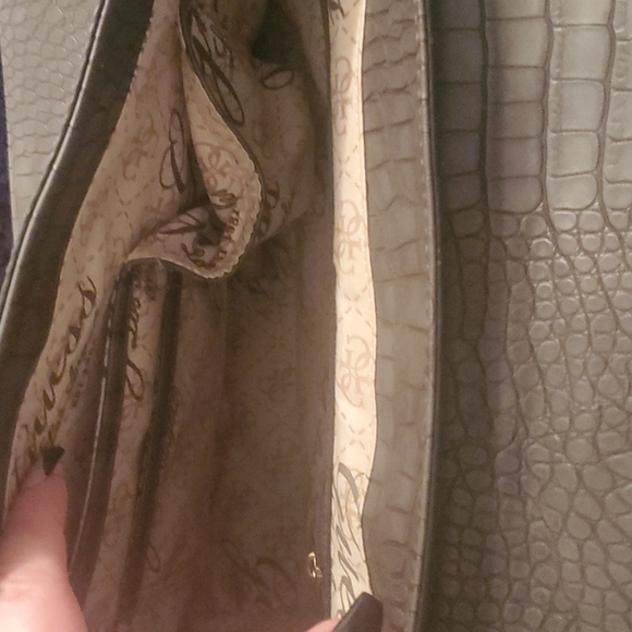 Brand New Guess Purse - Picture 9 of 11